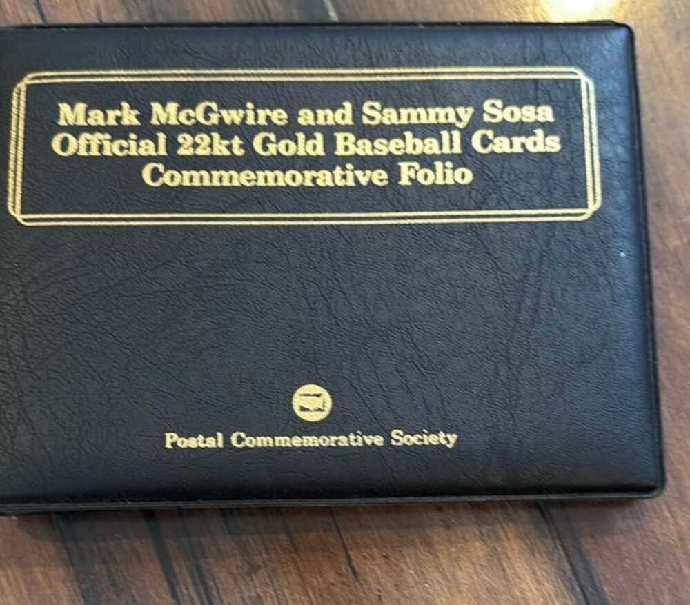 Postal Commemorative Society Mark McGwire and Sammy Sosa Official 22kt Gold Base